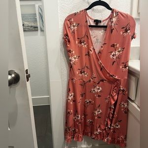 Like new! Gorgeous boho mauve wildflower tea party dress. XL spring dress